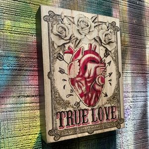 Vintage style “true love “ wall decor
